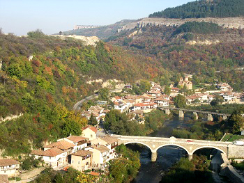 Group walking holiday trip Balkan mountains Sejur drumetii Balcani Sejour rando balkans bulgarie